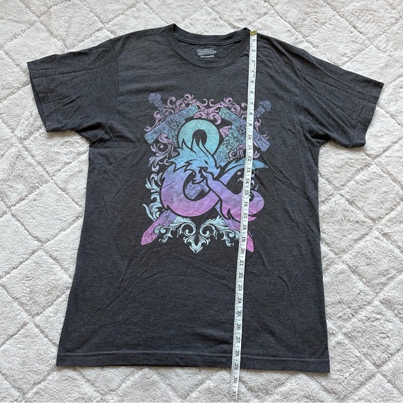 Dungeons & Dragons | Pastel Logo Short Sleeve Graphic T-Shirt | Size Medium - Picture 7 of 8